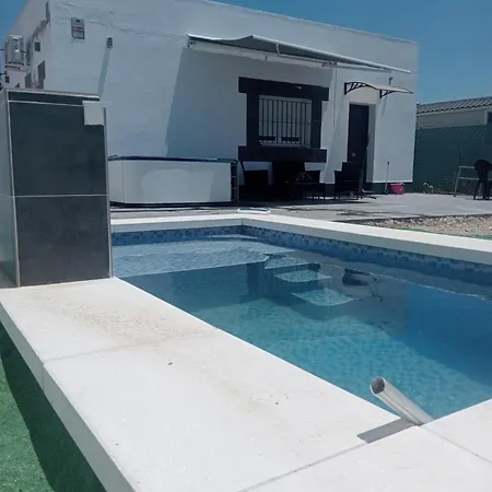 White Relax House For 6 - Pool & Spa Prive *